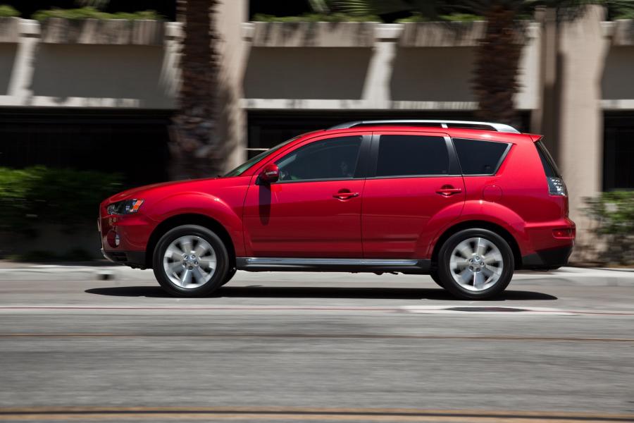  Mitsubishi Outlander 2010 года  (фото 24 из 28)